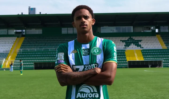 Chapecoense define provável escalação e aposta na estreia de Dylan Borrero contra o São Paulo