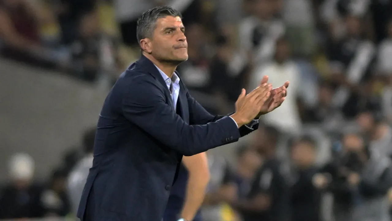 Pedro Emanuel valoriza postura do Vasco no 0 a 0 com o Fluminense e projeta decisão no Maracanã