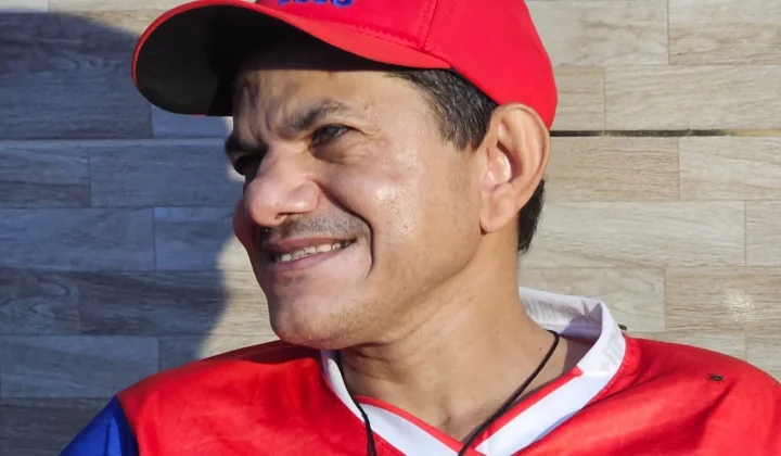 A paixão que não precisa enxergar: a história de Manoel Gomes, torcedor cego do Fortaleza