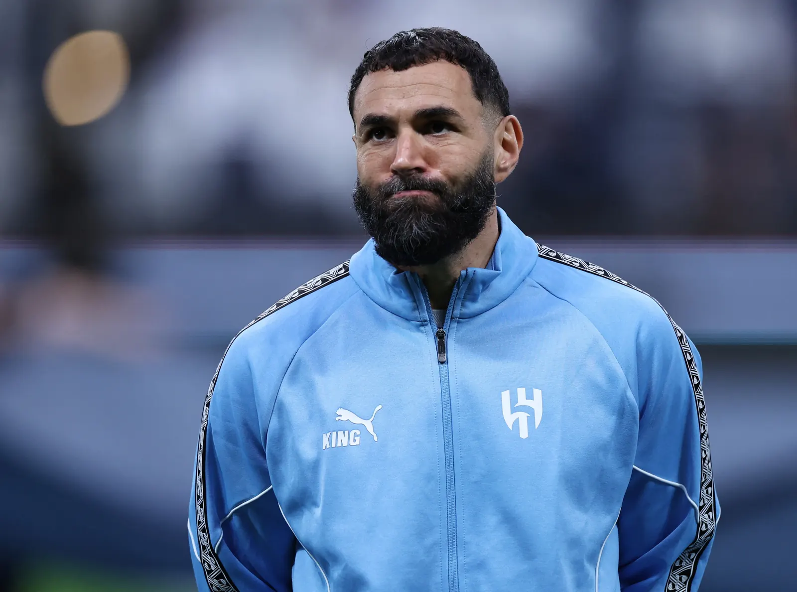 Karim Benzema em campo durante partida de futebol