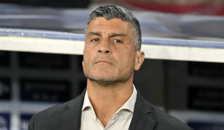 Pedro Emanuel prioriza Brasileirão após derrota do Vasco e mira logística para a Sul-Americana