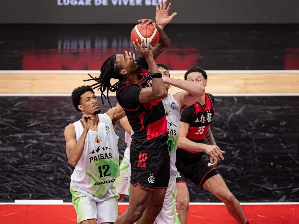 Flamengo estreia na Liga Sul-Americana de basquete com vitória dominante sobre o Paisas