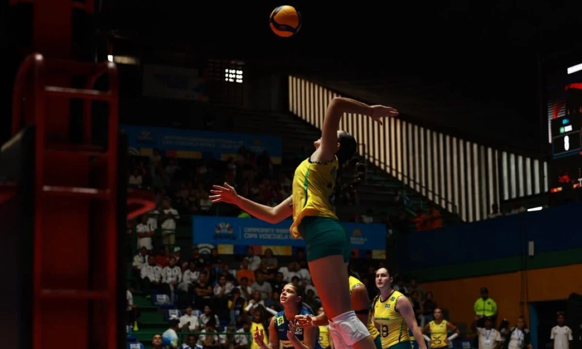 Brasil perde para o Peru e está fora da final do Sul-Americano Sub-19 feminino de vôlei