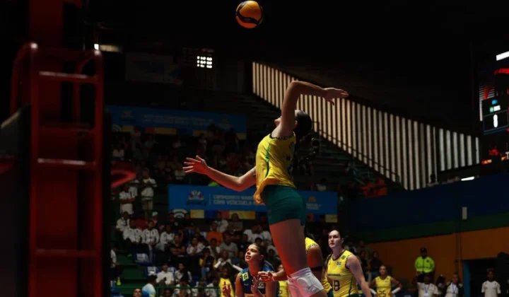 Brasil perde para o Peru e está fora da final do Sul-Americano Sub-19 feminino de vôlei